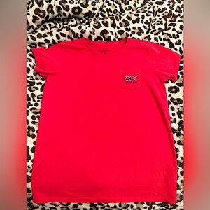 EXCELLENT/LIKE NEW/PRE-OWNED condition VINEYARD VINES girl’s whale graphic tee